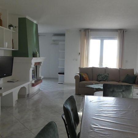 Appartement T4 très bien situé et climatisé LʼÎle-Rousse Exterior foto